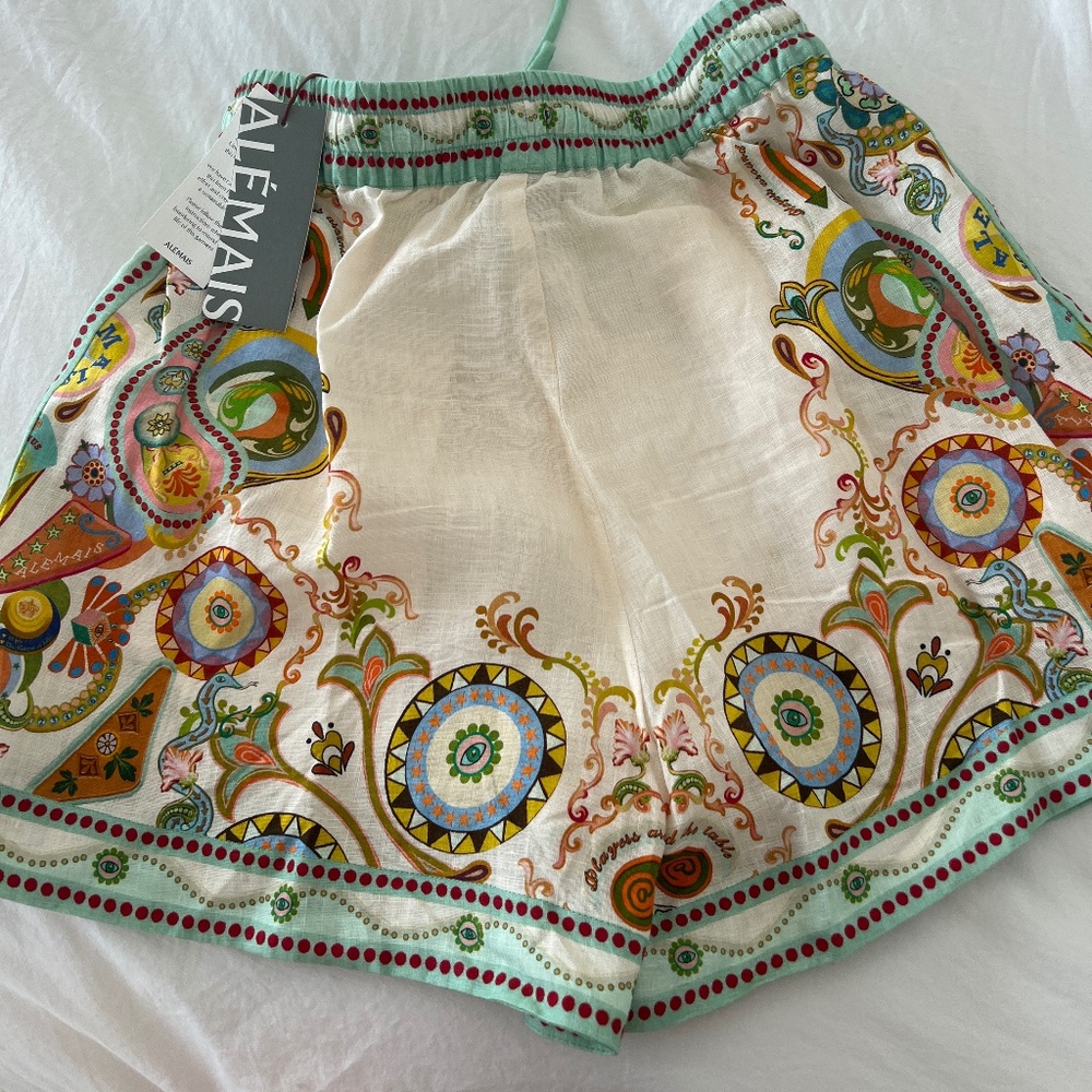 ALÉMAIS  shorts Size: au 8 us 4